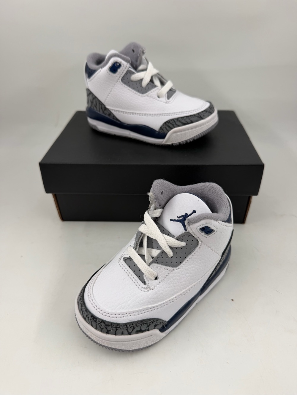 Nike Kid’s Jordan 3 Retro-SZ 5C- White Midnight Navy Sneakers Shoes